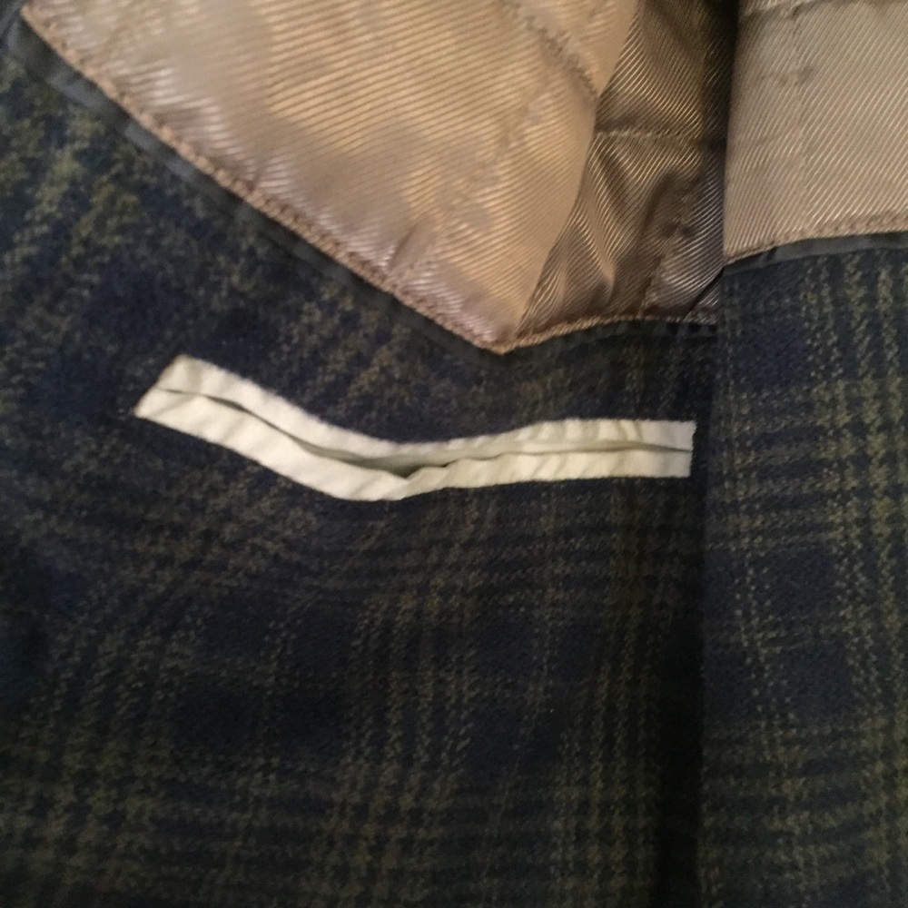 5/$10-Men’s Bill Blass trench coat size 42 short - Picture 6 of 8